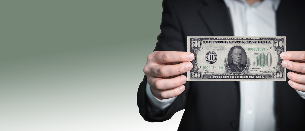 2025还要手续费？二手车贷款手续费用都有哪些？